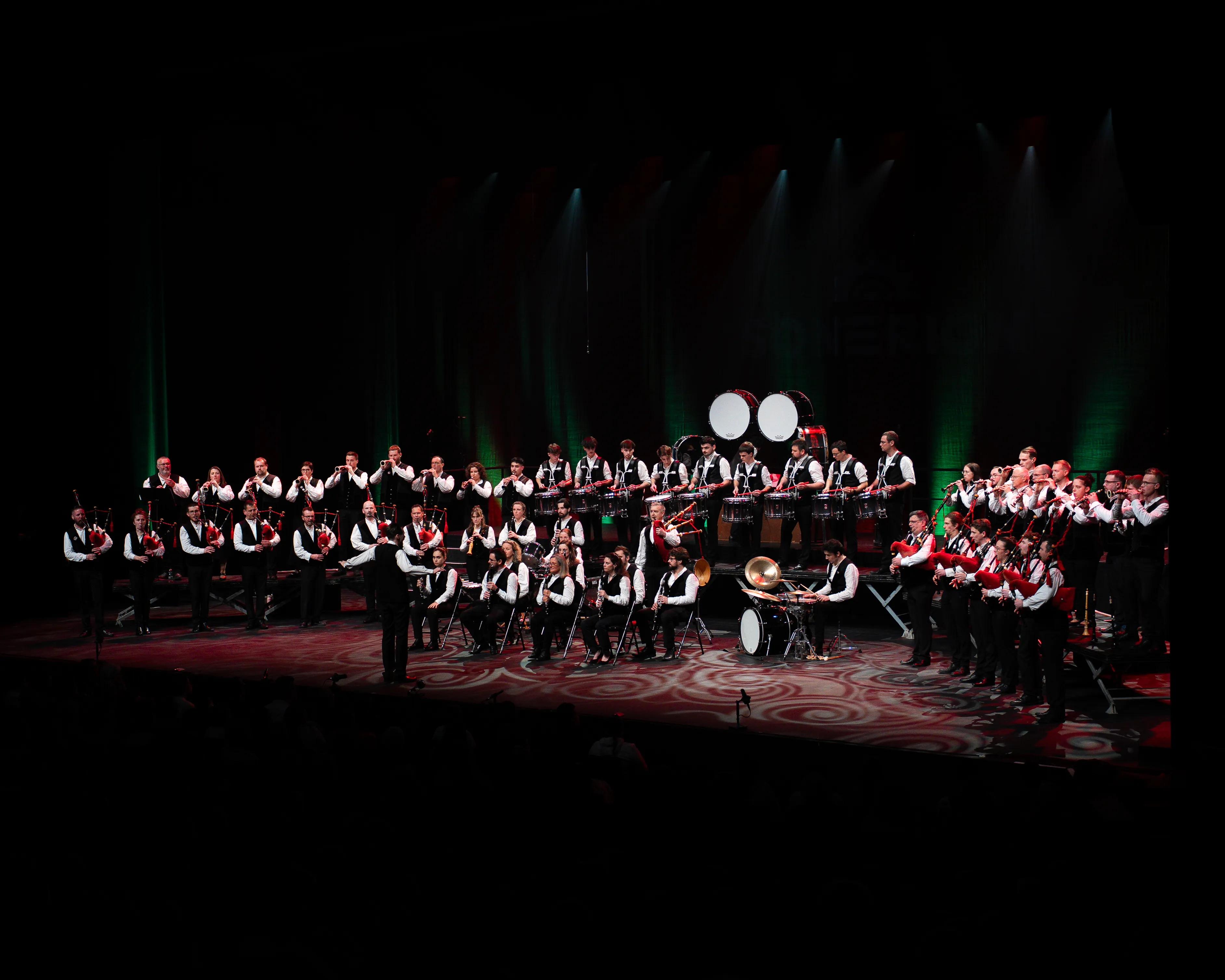 Le Bagad Kevrenn Alré au complet sur scène